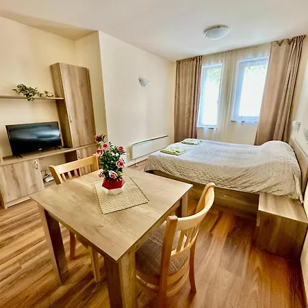 Apartment студиа Friends Ezerovo (Smolyan)